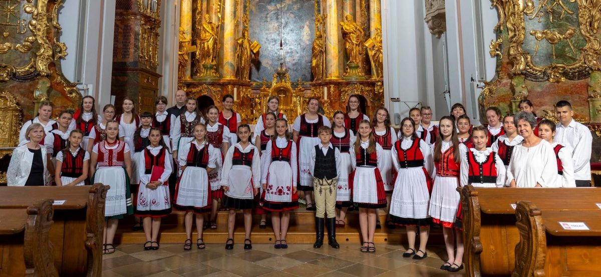 Segíteni vágyásból egy sok díjat nyert kórusig – interjú az alapítókkal segiteni-vagyasbol-a-sok-dijat-nyert-korusig-interju-az-alapitokkal