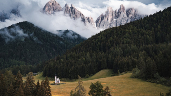 istenes-versek-a-kolteszet-napjara